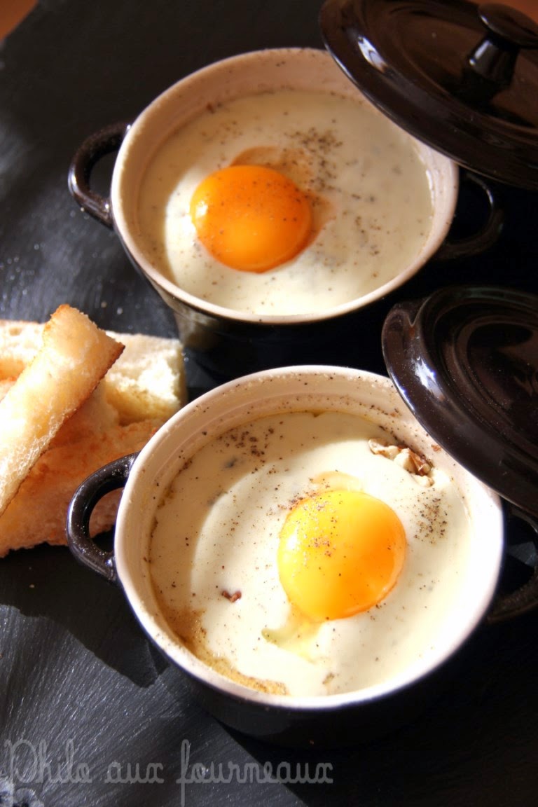 Philo aux fourneaux Oeuf cocotte, crème de roquefort aux noix